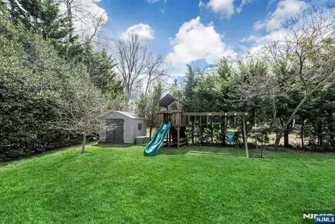 8 Prescott Road Ho-ho-kus NJ 07423