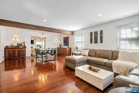 8 Prescott Road Ho-ho-kus NJ 07423