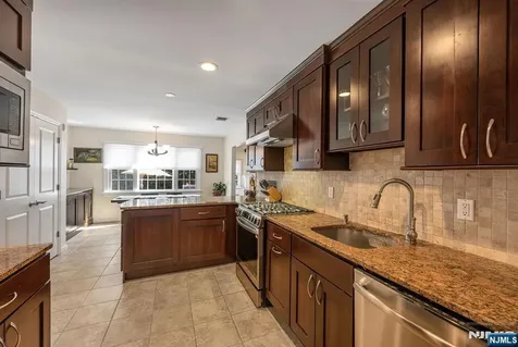 8 Prescott Road Ho-ho-kus NJ 07423
