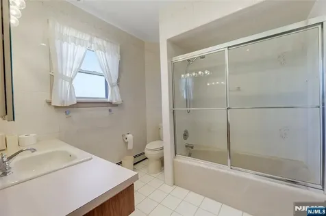 80 Garfield Place Totowa NJ 07512