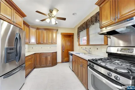 80 Garfield Place Totowa NJ 07512