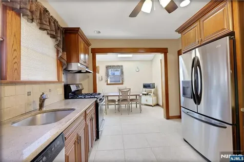 80 Garfield Place Totowa NJ 07512