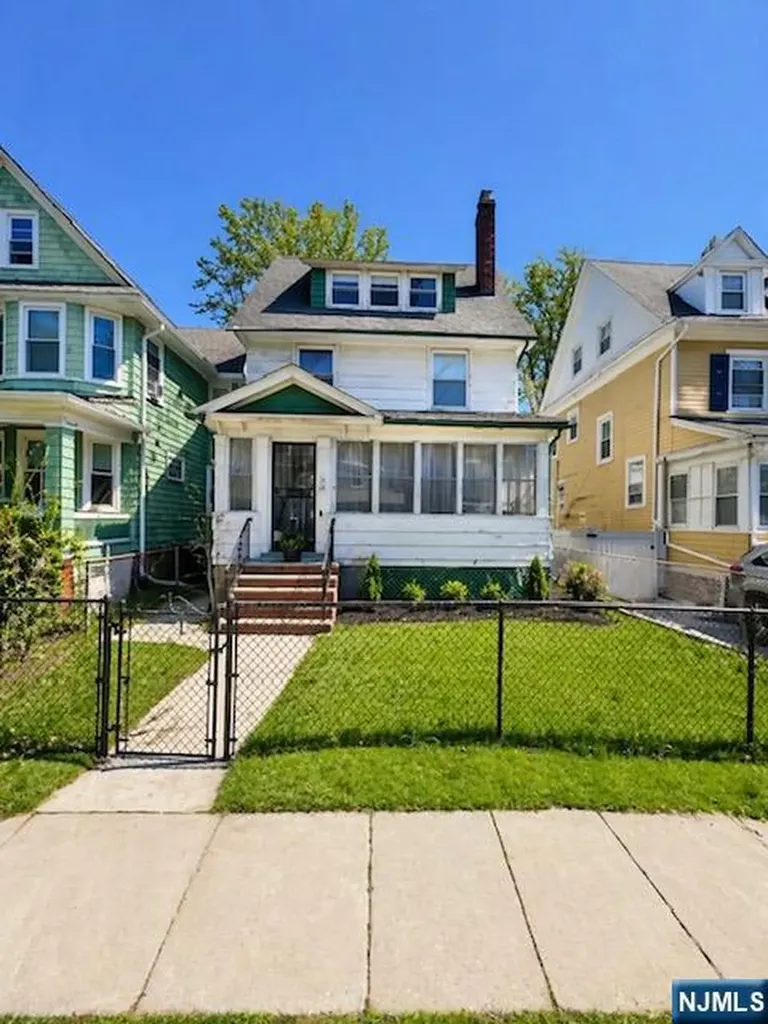 38 Emerson Street East Orange NJ 07018
