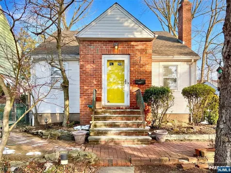 27 Jagoe Street Bergenfield NJ 07621