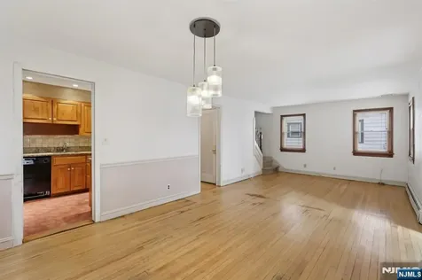27 Jagoe Street Bergenfield NJ 07621