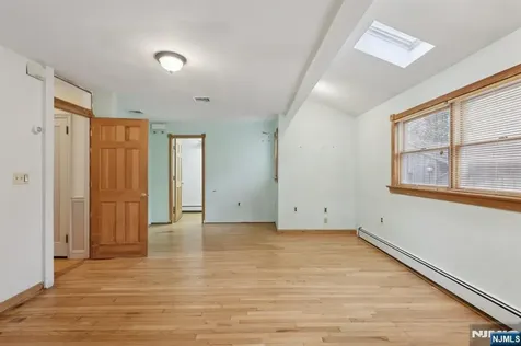 27 Jagoe Street Bergenfield NJ 07621