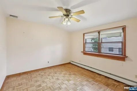 27 Jagoe Street Bergenfield NJ 07621
