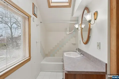 27 Jagoe Street Bergenfield NJ 07621