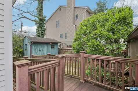 27 Jagoe Street Bergenfield NJ 07621
