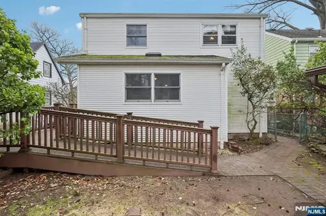 27 Jagoe Street Bergenfield NJ 07621