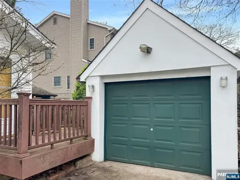 27 Jagoe Street Bergenfield NJ 07621