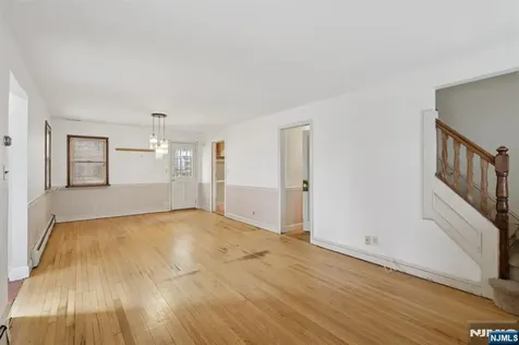 27 Jagoe Street Bergenfield NJ 07621