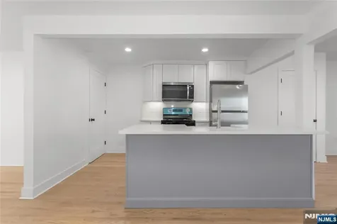 325 Hollywood Avenue Hillside NJ 07205