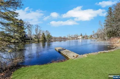 199 Lake Shore Drive West Milford NJ 07421