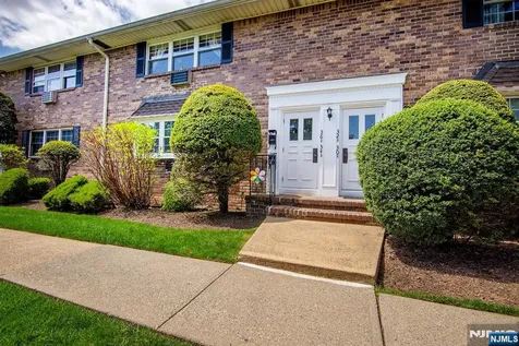 30 E Maple Teaneck NJ 07666