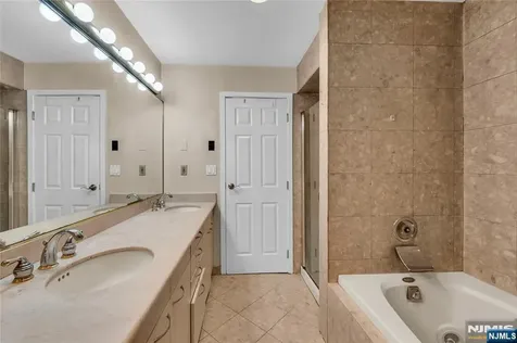 8C Cove Lane North Bergen NJ 07047