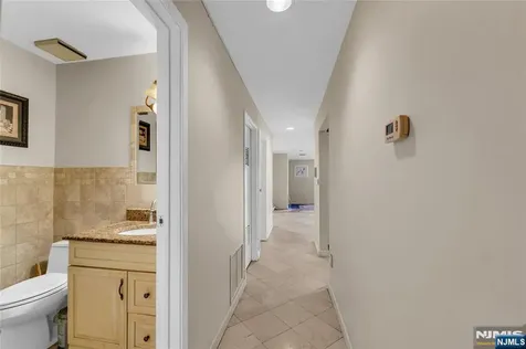 8C Cove Lane North Bergen NJ 07047