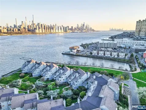 8C Cove Lane North Bergen NJ 07047