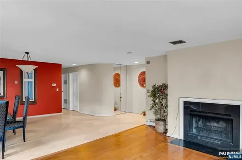 8C Cove Lane North Bergen NJ 07047