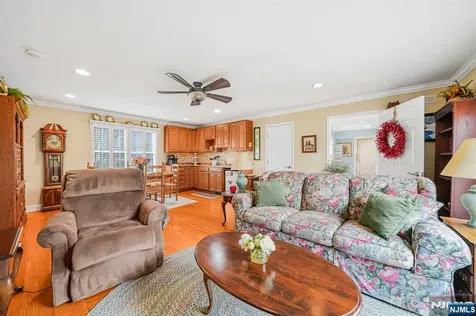 4 Salter Drive Montville Township NJ 07045