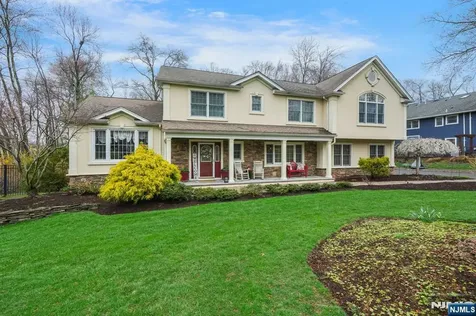4 Salter Drive Montville Township NJ 07045