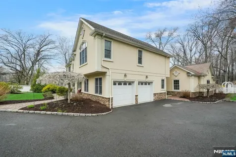 4 Salter Drive Montville Township NJ 07045