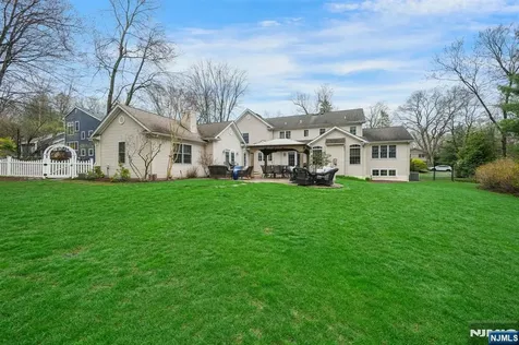 4 Salter Drive Montville Township NJ 07045