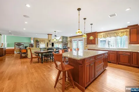 4 Salter Drive Montville Township NJ 07045