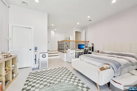 421 Lafayette Avenue Cliffside Park NJ 07010