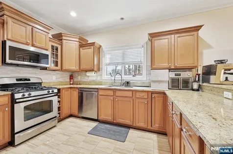 421 Lafayette Avenue Cliffside Park NJ 07010