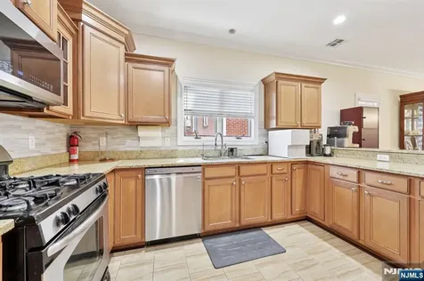 421 Lafayette Avenue Cliffside Park NJ 07010