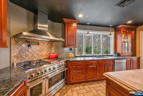 87 Buena Vista Drive Ringwood NJ 07456