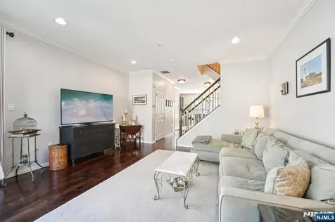 428 Newburgh Court West New York NJ 07093