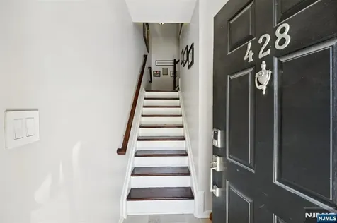 428 Newburgh Court West New York NJ 07093