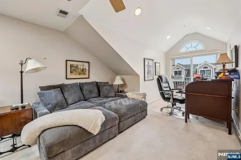 428 Newburgh Court West New York NJ 07093