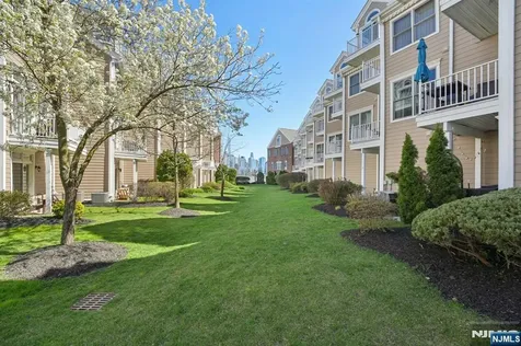 428 Newburgh Court West New York NJ 07093