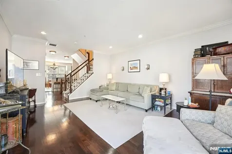 428 Newburgh Court West New York NJ 07093