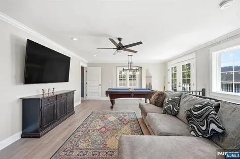 1074 Colfax Avenue Pompton Lakes NJ 07442