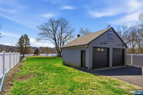 1074 Colfax Avenue Pompton Lakes NJ 07442