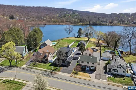 1074 Colfax Avenue Pompton Lakes NJ 07442