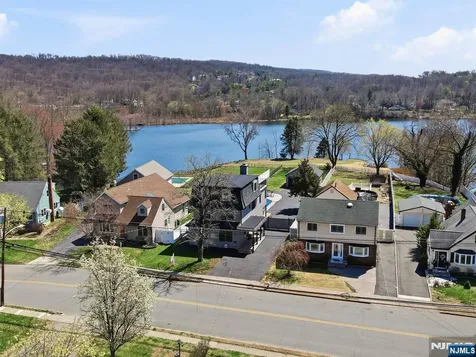 1074 Colfax Avenue Pompton Lakes NJ 07442