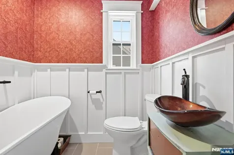 1074 Colfax Avenue Pompton Lakes NJ 07442
