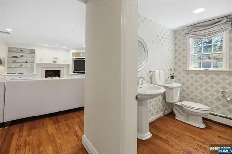 694 Blauvelt Drive Oradell NJ 07649