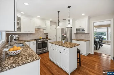 694 Blauvelt Drive Oradell NJ 07649