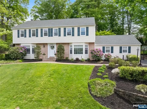 694 Blauvelt Drive Oradell NJ 07649