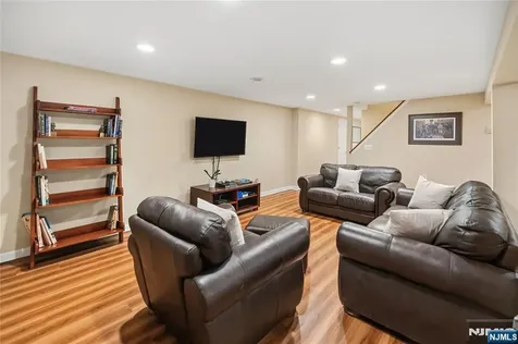 694 Blauvelt Drive Oradell NJ 07649