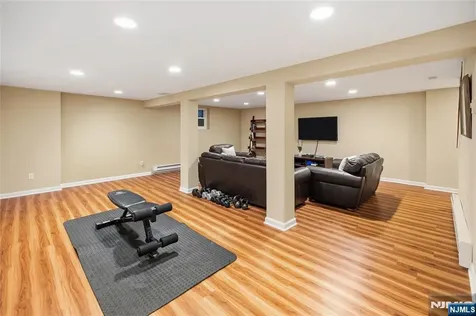 694 Blauvelt Drive Oradell NJ 07649