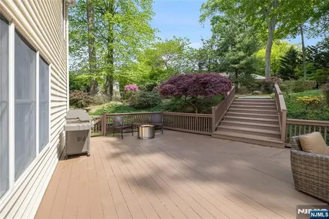694 Blauvelt Drive Oradell NJ 07649