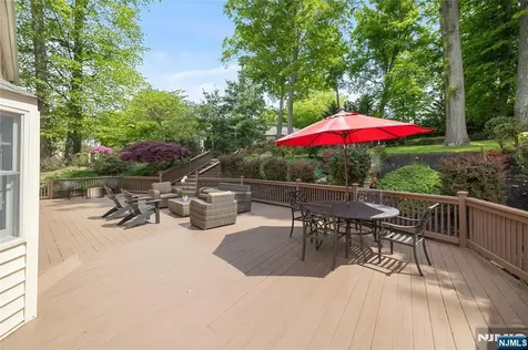 694 Blauvelt Drive Oradell NJ 07649