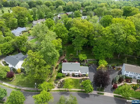694 Blauvelt Drive Oradell NJ 07649
